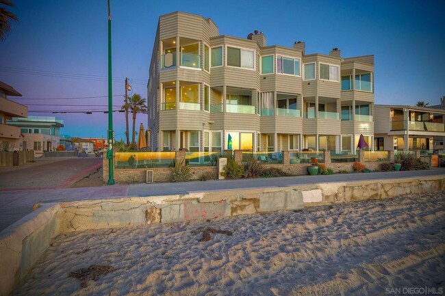 Building Photo - 3285 Ocean Front Walk