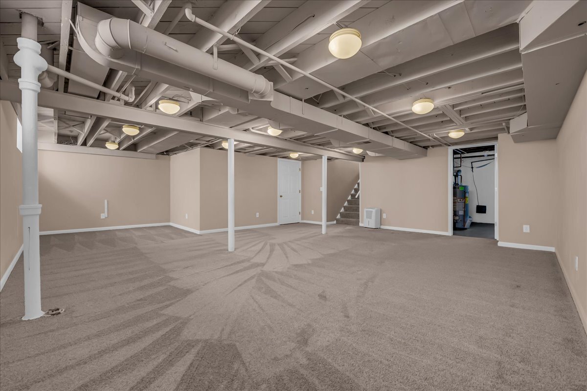 Building Photo - 2299 W Lincoln St