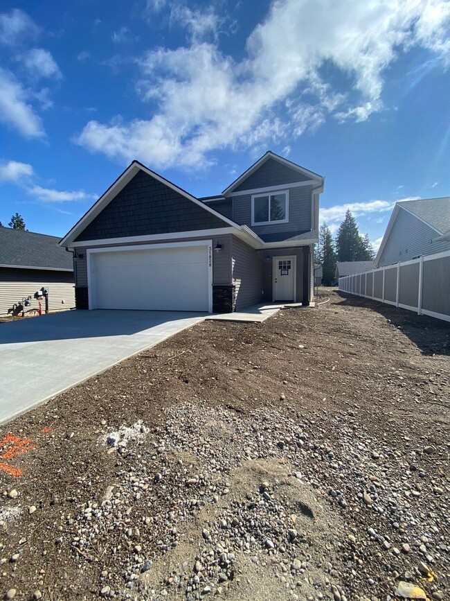Building Photo - New home on 8th Avenue in Spirit Lake