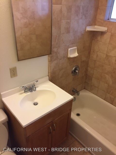 Building Photo - 2 br, 1 bath Apartment - 284 N. Chorro