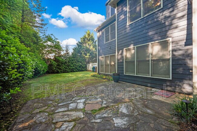 Building Photo - 2506 Retreat Dr NE