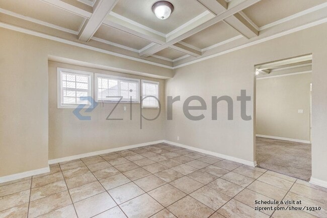 Building Photo - 4062 S Budlong Ave