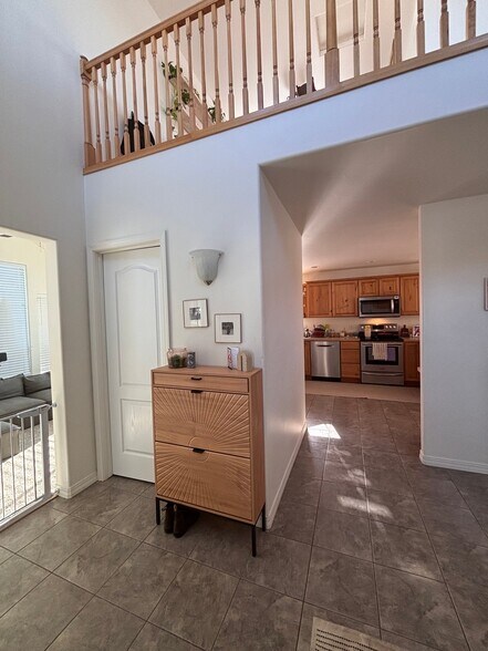 Building Photo - 58 E Cross Town Ct