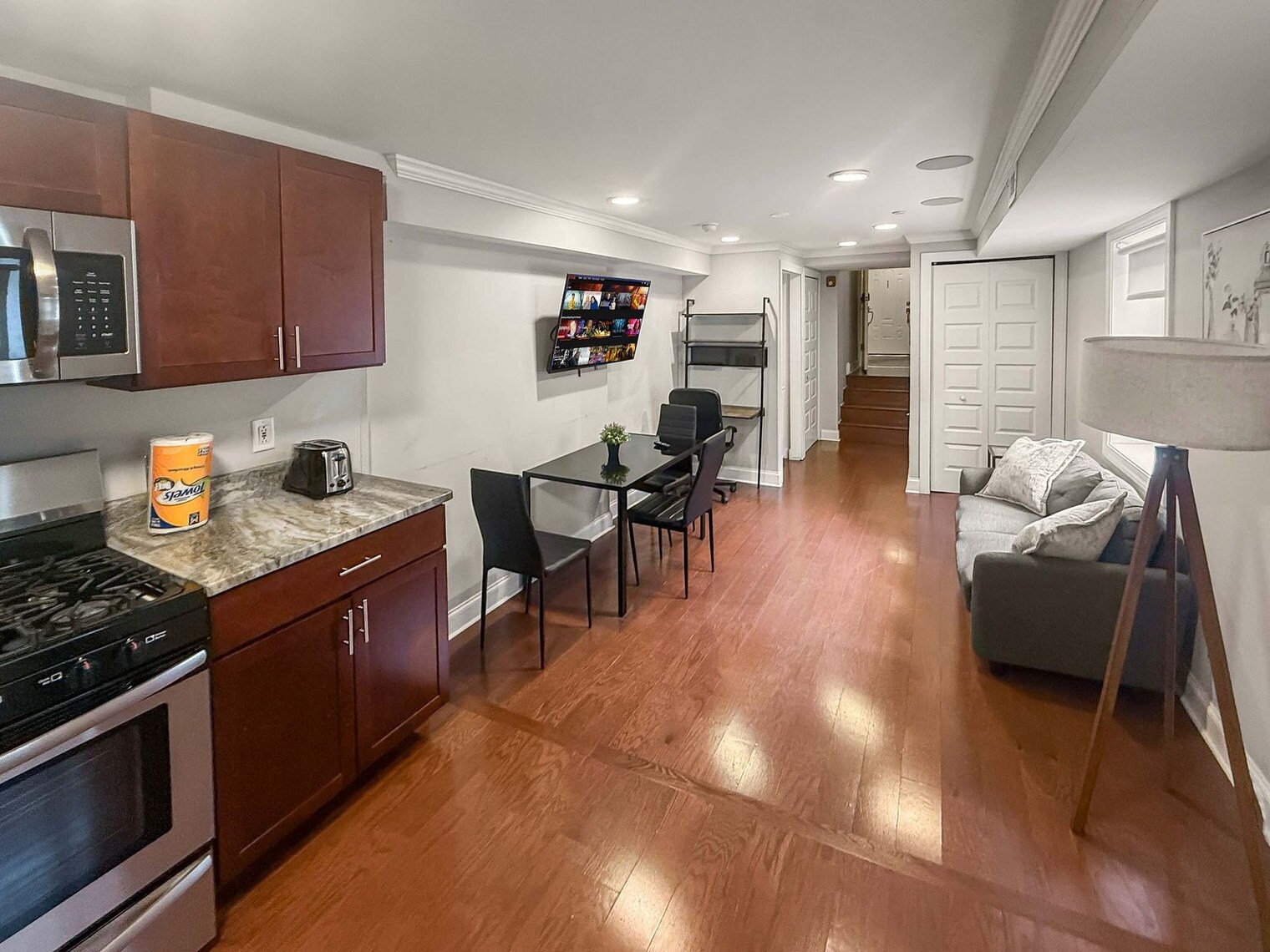 Building Photo - 606 S 2nd St