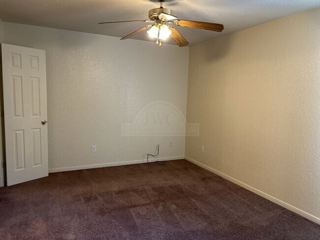 Building Photo - 1600 Dugger Cir