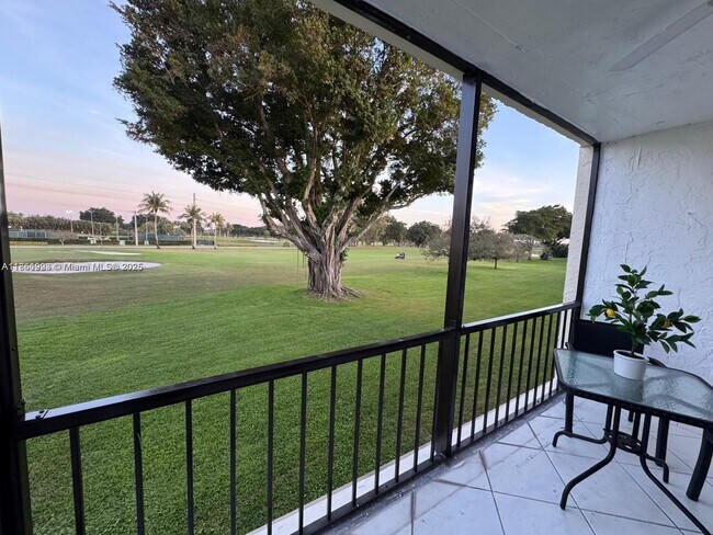 Building Photo - 9200 N Hollybrook Lake Dr