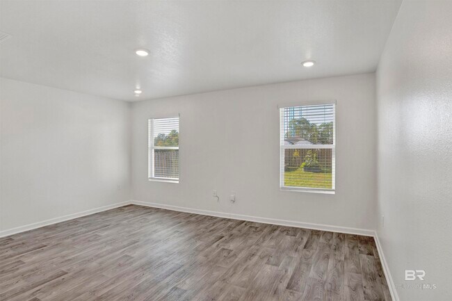 Building Photo - 3191 Camino Real Lp