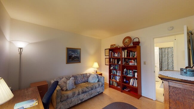 Building Photo - Short Term Furnished House