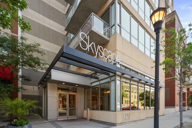 Building Photo - 929 Portland Ave