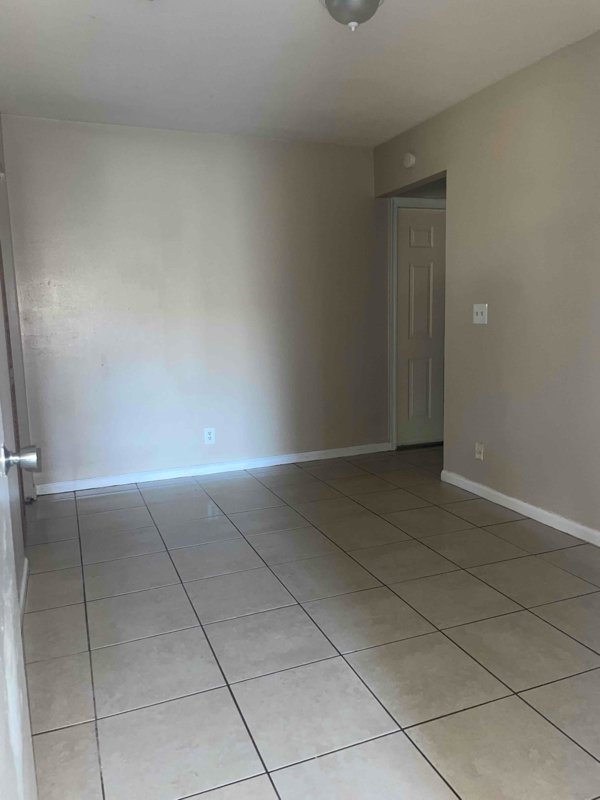 Building Photo - 1570 E Breezy Ln