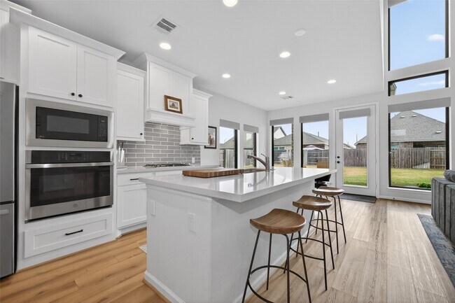 Building Photo - 7214 Darting Plover Wy