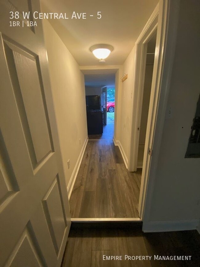 Building Photo - 38 W Central Ave