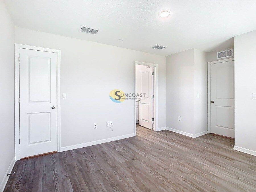 Building Photo - 3821 SW 43rd Ct