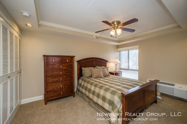 Building Photo - Stunning Two-Bedroom Apartment