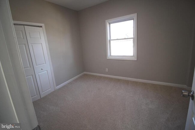 Building Photo - 5522 Addison Rd