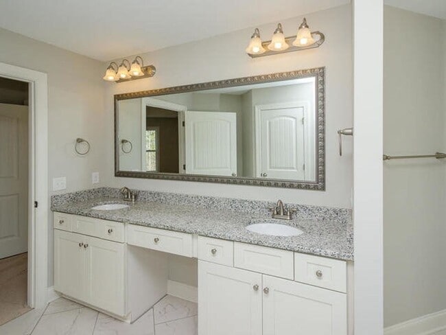 Building Photo - 4547 Willie Daniel Dr