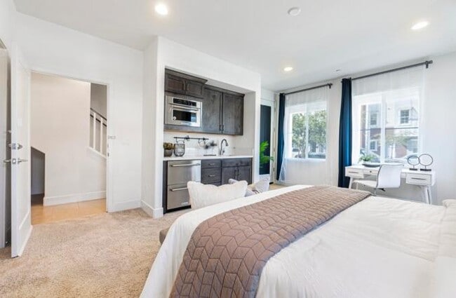 Building Photo - 8552 Seawind Way