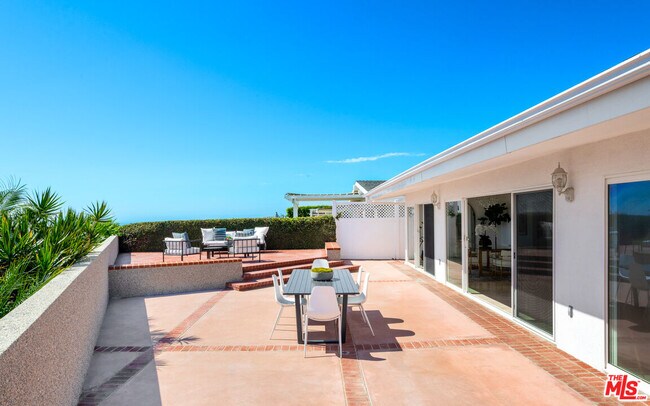 Building Photo - 18100 Wakecrest Dr