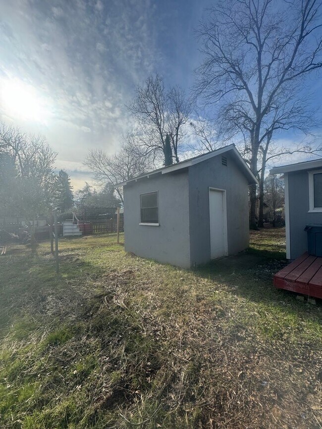 Building Photo - 11495 Hawley Rd