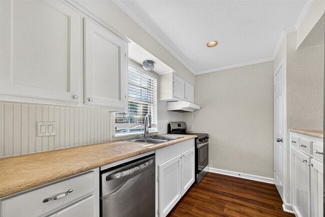 Building Photo - 2706 Mason St