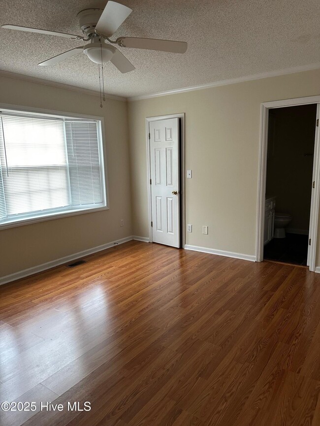 Building Photo - 3959 Sterling Pointe Dr