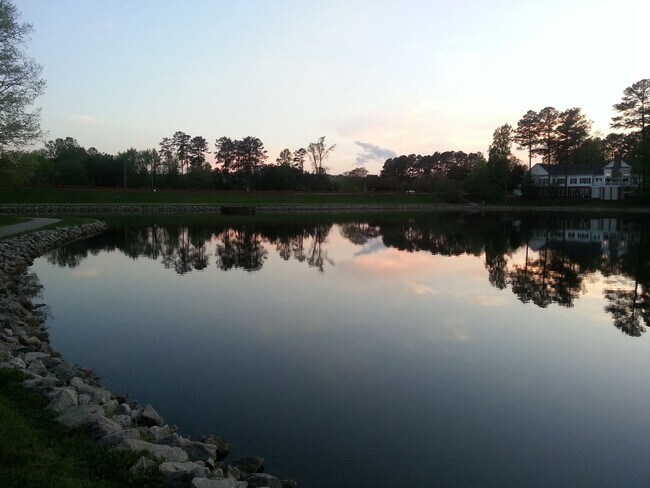 Building Photo - Stunning Home in Desirable Lochmere Community - SHORT TERM LEASE OPTIONS AVAILABLE