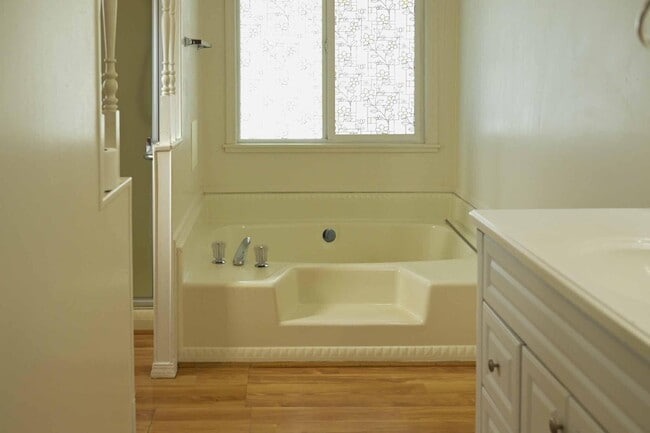 Building Photo - 9673 Vista Del Valle