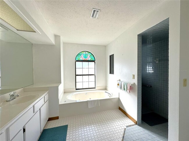 Building Photo - 824 Old Floral City Rd