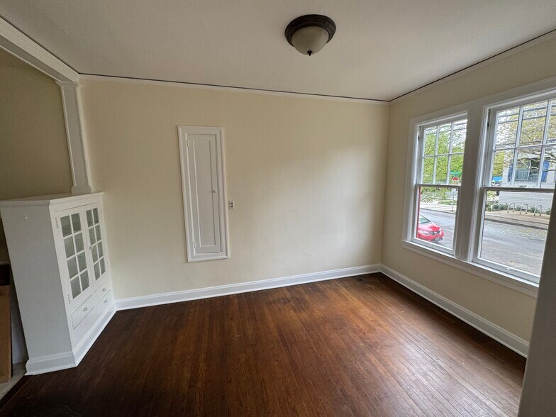 Dining area - 1329 Northeast Hancock Street