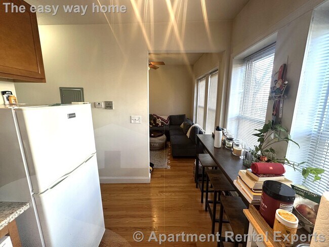 Building Photo - 1054 Cambridge St