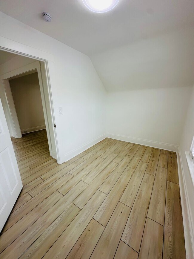 Building Photo - 4014 Cypress Ave