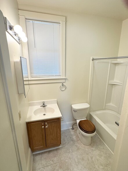 BATHROOM - 430 E King St