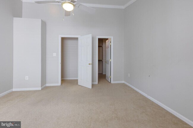 Building Photo - 434 Clayton Ln