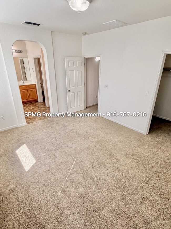 Building Photo - Beautifully Maintained 3 Bed / 2.5 Bath Home in South Natomas — New Appliances & Community Amenit...