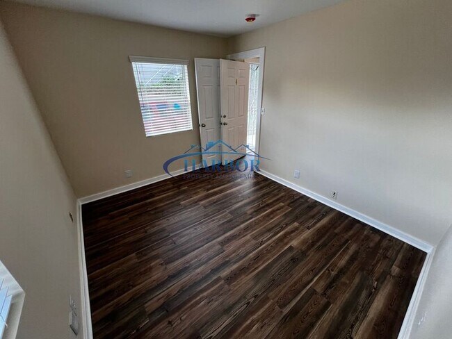 Building Photo - 1504 Madrid Ave