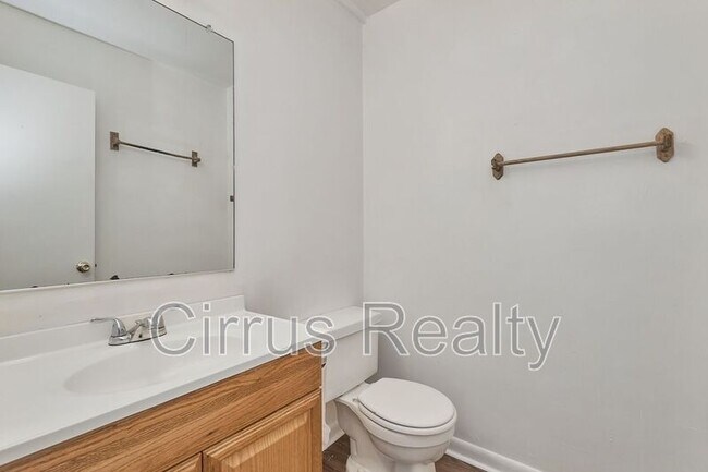 Building Photo - 2756 Peach St