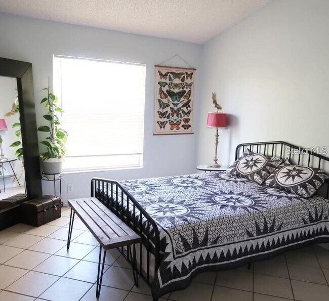 Building Photo - 15640 Kensington Trail