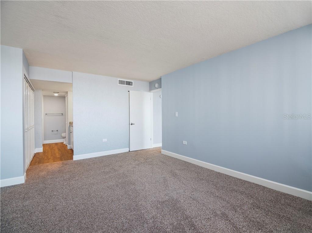 Building Photo - 450 Treasure Island Cswy