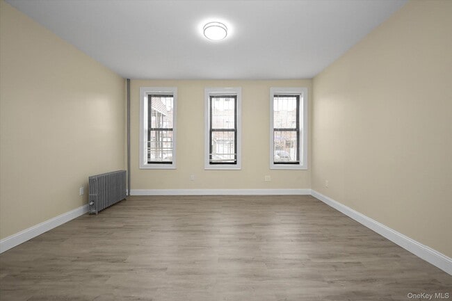 Building Photo - 438 E 98th St