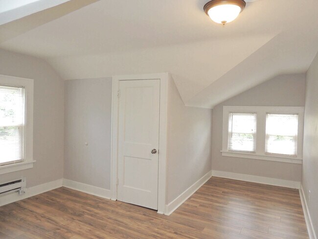 Building Photo - 2803 Avondale Ave