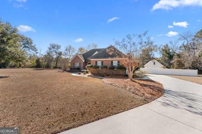 Building Photo - 1811 Old Carriage Trail