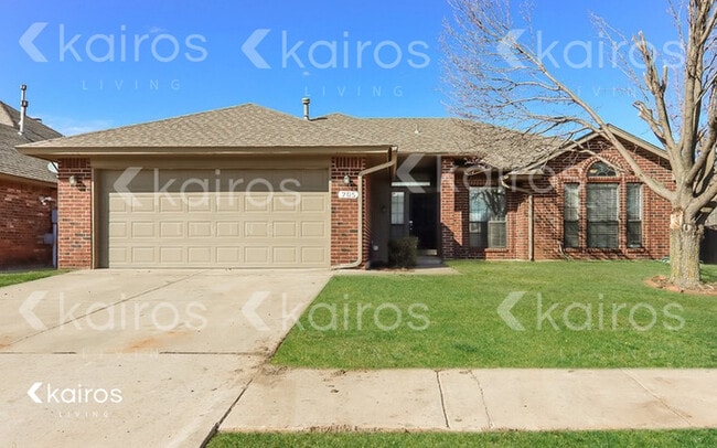 Building Photo - 705 SW 154th Pl