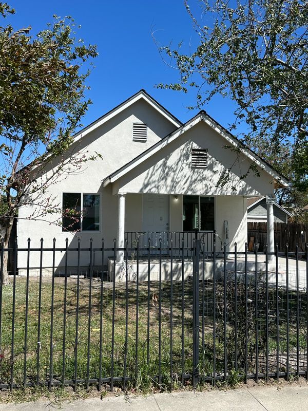 Primary Photo - 1449 N Lugo Ave