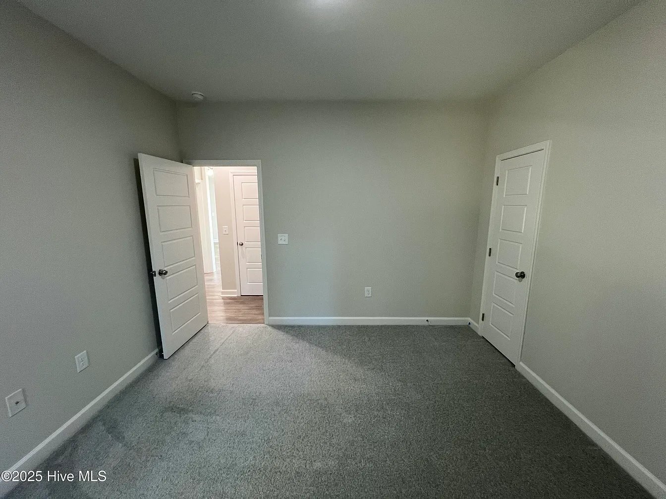 Building Photo - 403 Creeks Edge Dr
