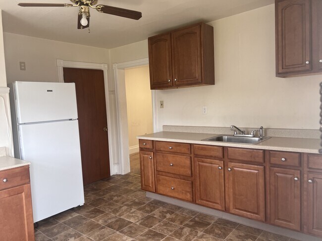 Building Photo - 628 E Lincoln Hwy