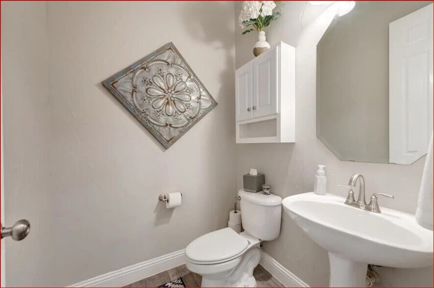 Building Photo - 3424 Dillon Ct