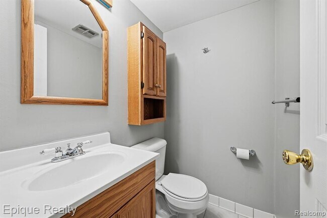 Building Photo - 29792 City Center Dr