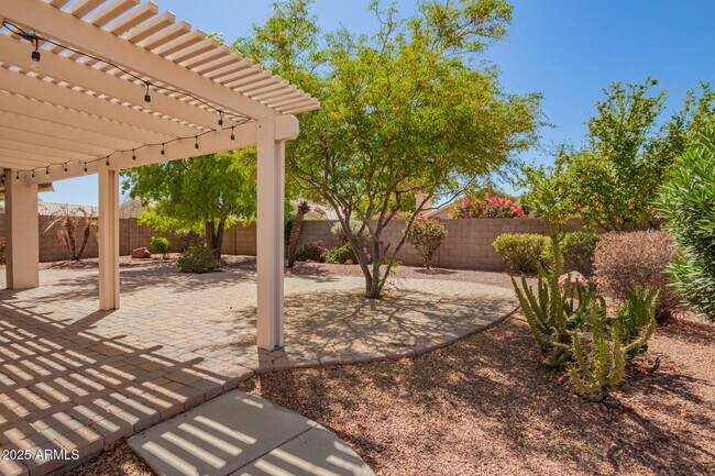 Building Photo - 6195 W Blackhawk Dr