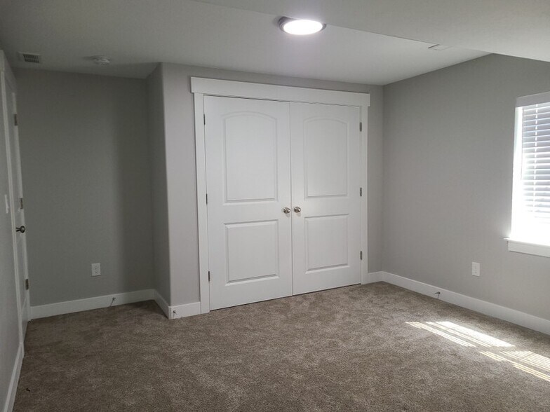 Building Photo - 6511 Indigo Dr