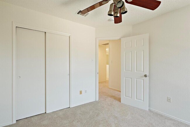 Building Photo - 1201 Marigold Way